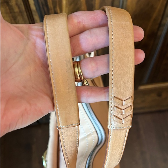 Coach Poppy Whipstich Beige Leather Shoulder Bag - Picture 4 of 16